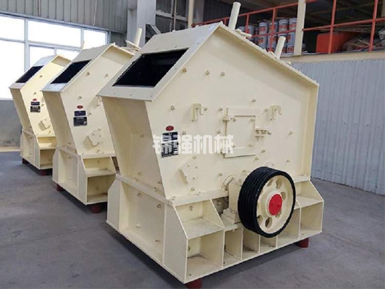 大型石料制砂設(shè)備生產(chǎn)線配置方案和報價(圖2) 大型石料制砂設(shè)備生產(chǎn)線配置方案和報價(圖2)